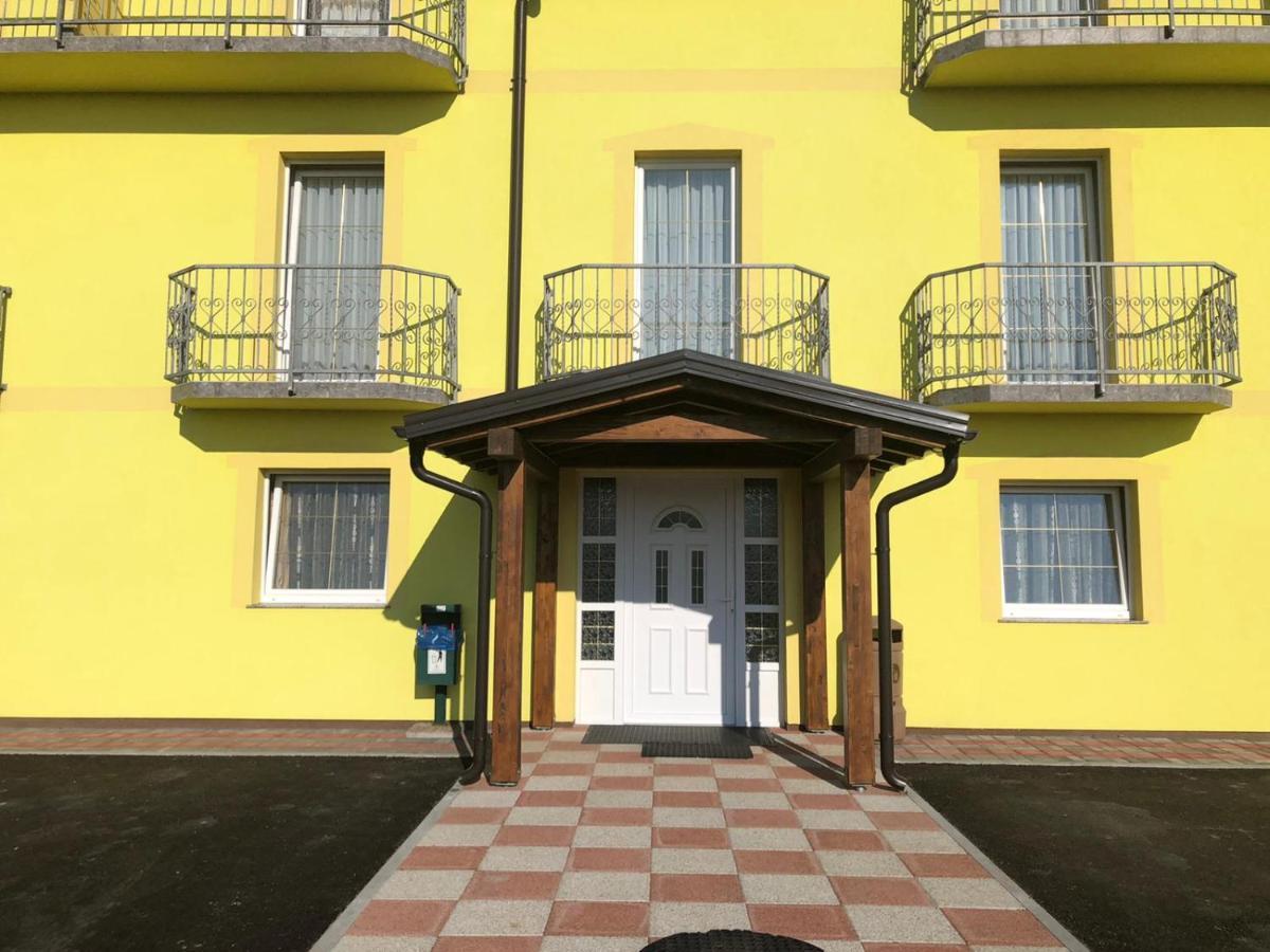 Bed And Breakfast Albatros Perusic Exterior foto