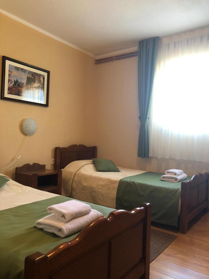 Bed And Breakfast Albatros Perusic Exterior foto