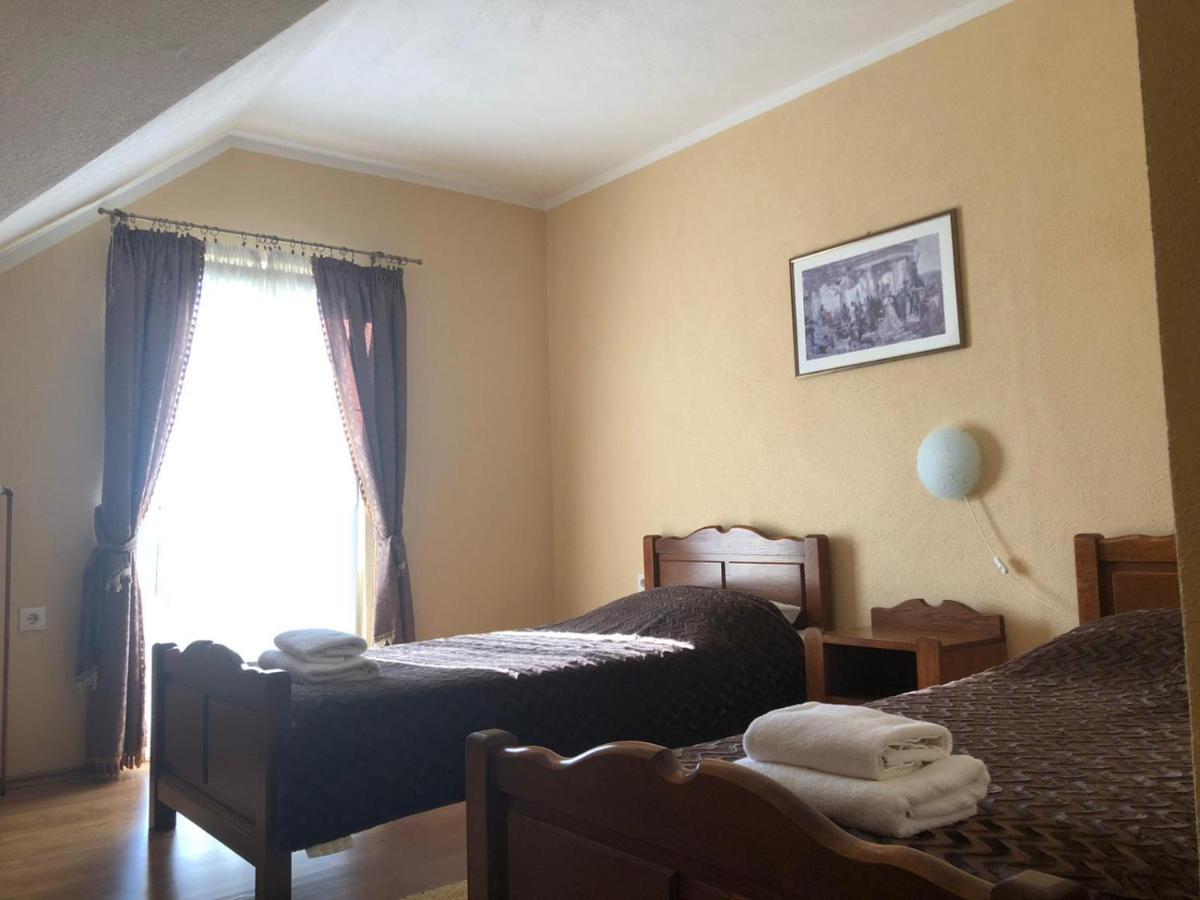 Bed And Breakfast Albatros Perusic Exterior foto